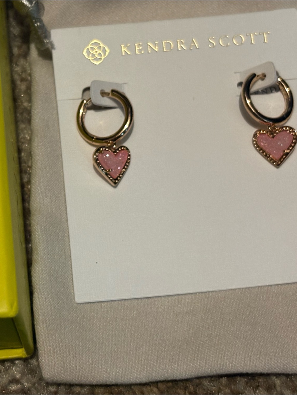 Kendra Scott New Pink Ari Heart Huggie Earrings Rose Gold with box